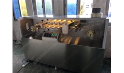 卷材清潔機(jī)，光學(xué)膜卷材除塵，光學(xué)膜卷材清潔，偉盟機(jī)械生產(chǎn)廠(chǎng)家